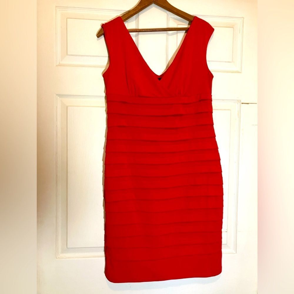 Voir Voir mini sleeveless dress, tiered, red, knee length, excellent condition,8